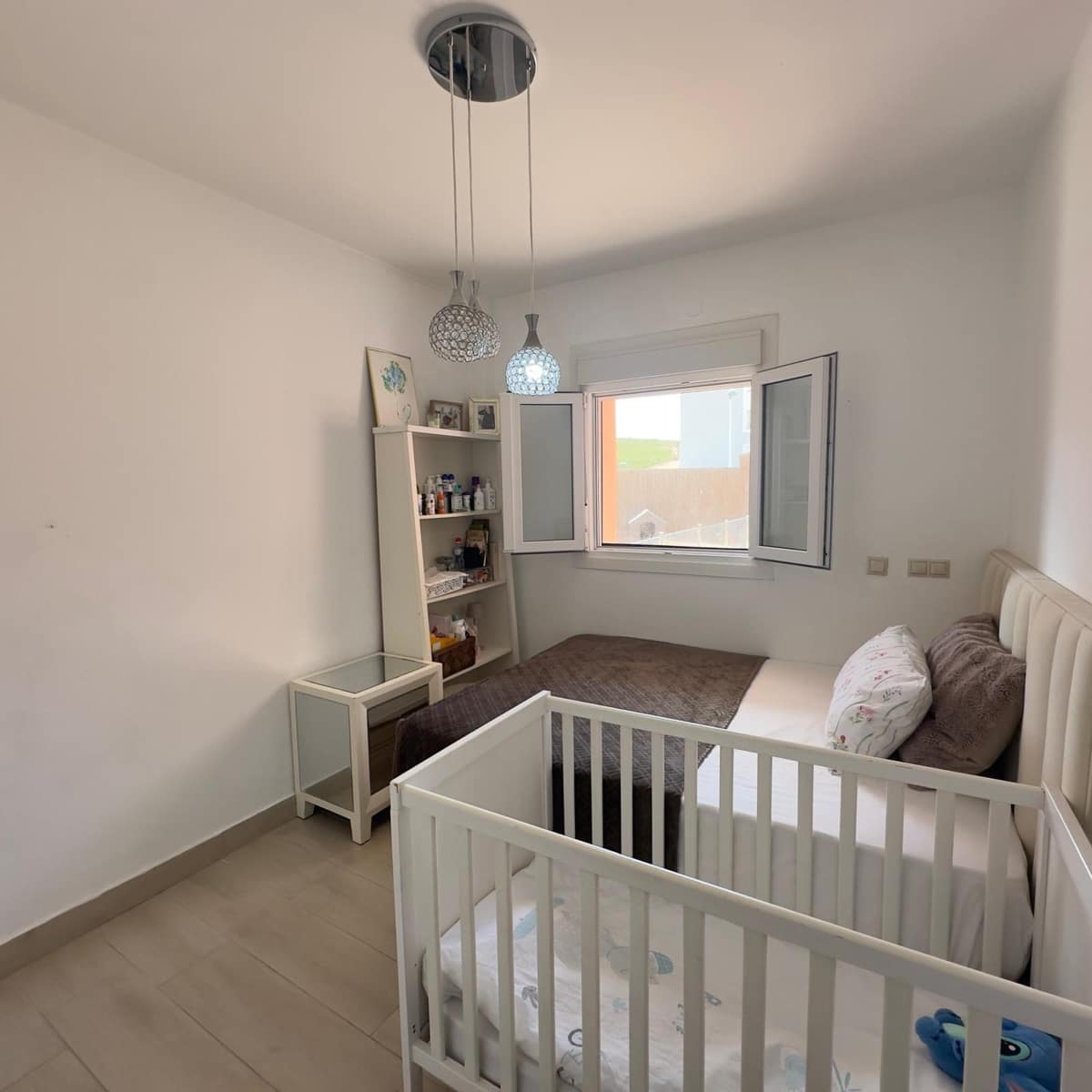 5 chambre Appartement à vendre à La Linea de la Concepcion - 295 000 € (Ref: 9818203)