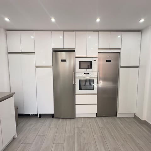 5 chambre Appartement à vendre à La Línea de la Concepción - 295 000 € (Ref: 9818203)