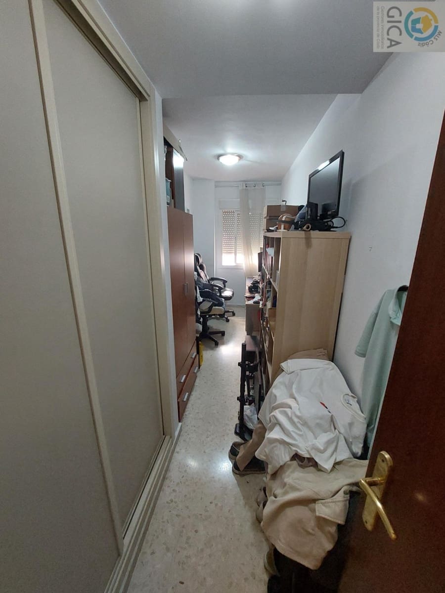 3 bedroom Flat for sale in Algeciras - € 169,990 (Ref: 9825248)