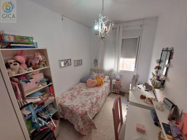 Piso de 3 habitaciones en Algeciras en venta - 169.990 € (Ref: 9825248)