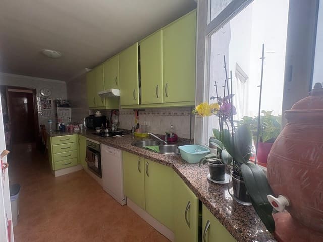 Piso de 2 habitaciones en Algeciras en venta - 132.000 € (Ref: 9831355)