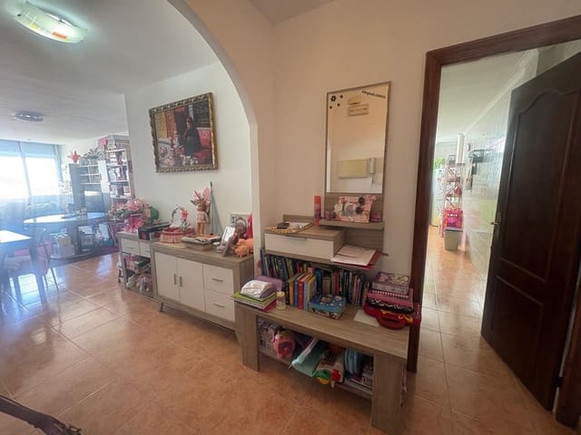 Piso de 2 habitaciones en Algeciras en venta - 132.000 € (Ref: 9831355)