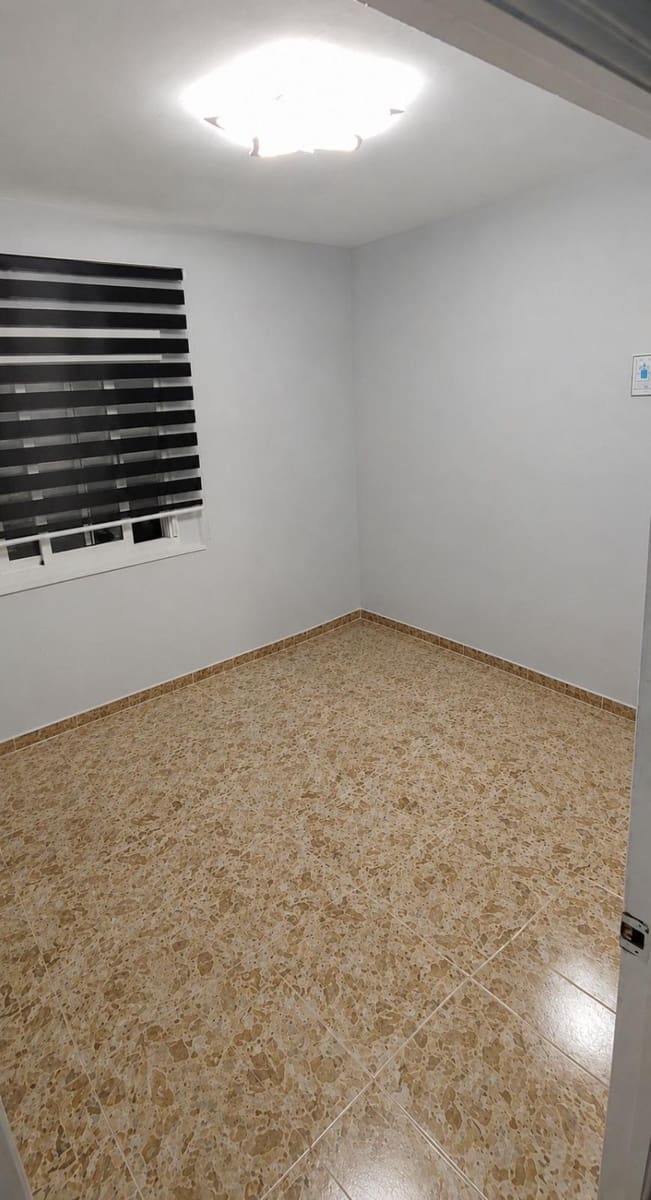 3 bedroom Flat for sale in La Linea de la Concepcion - € 145,000 (Ref: 9846237)