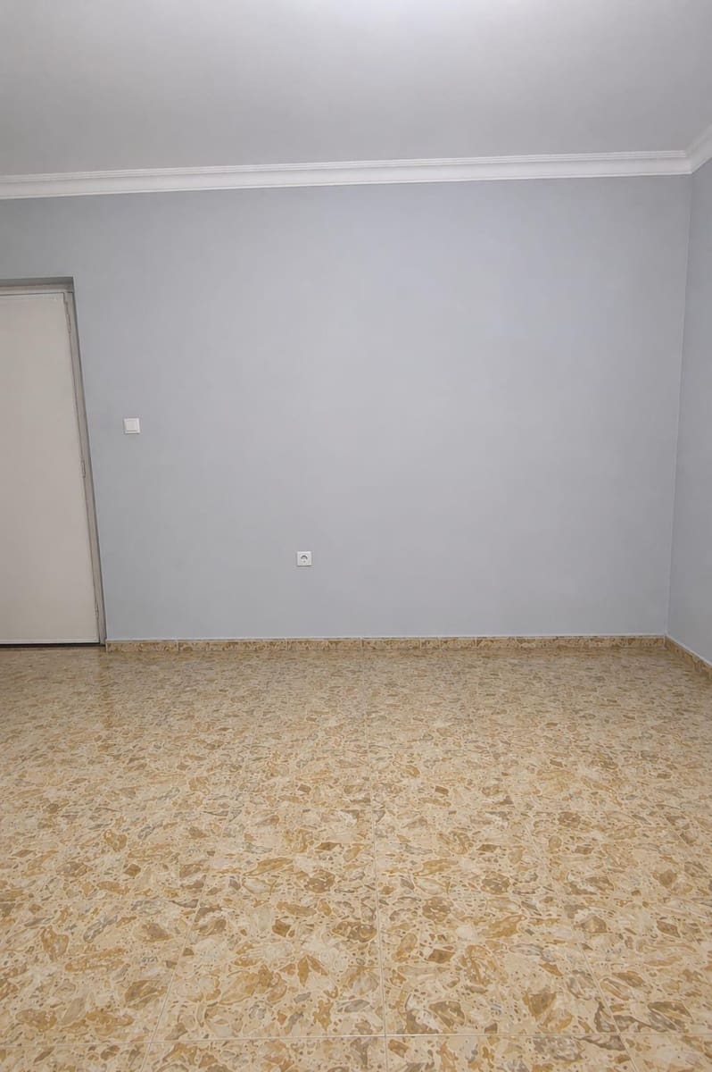3 bedroom Flat for sale in La Linea de la Concepcion - € 145,000 (Ref: 9846237)