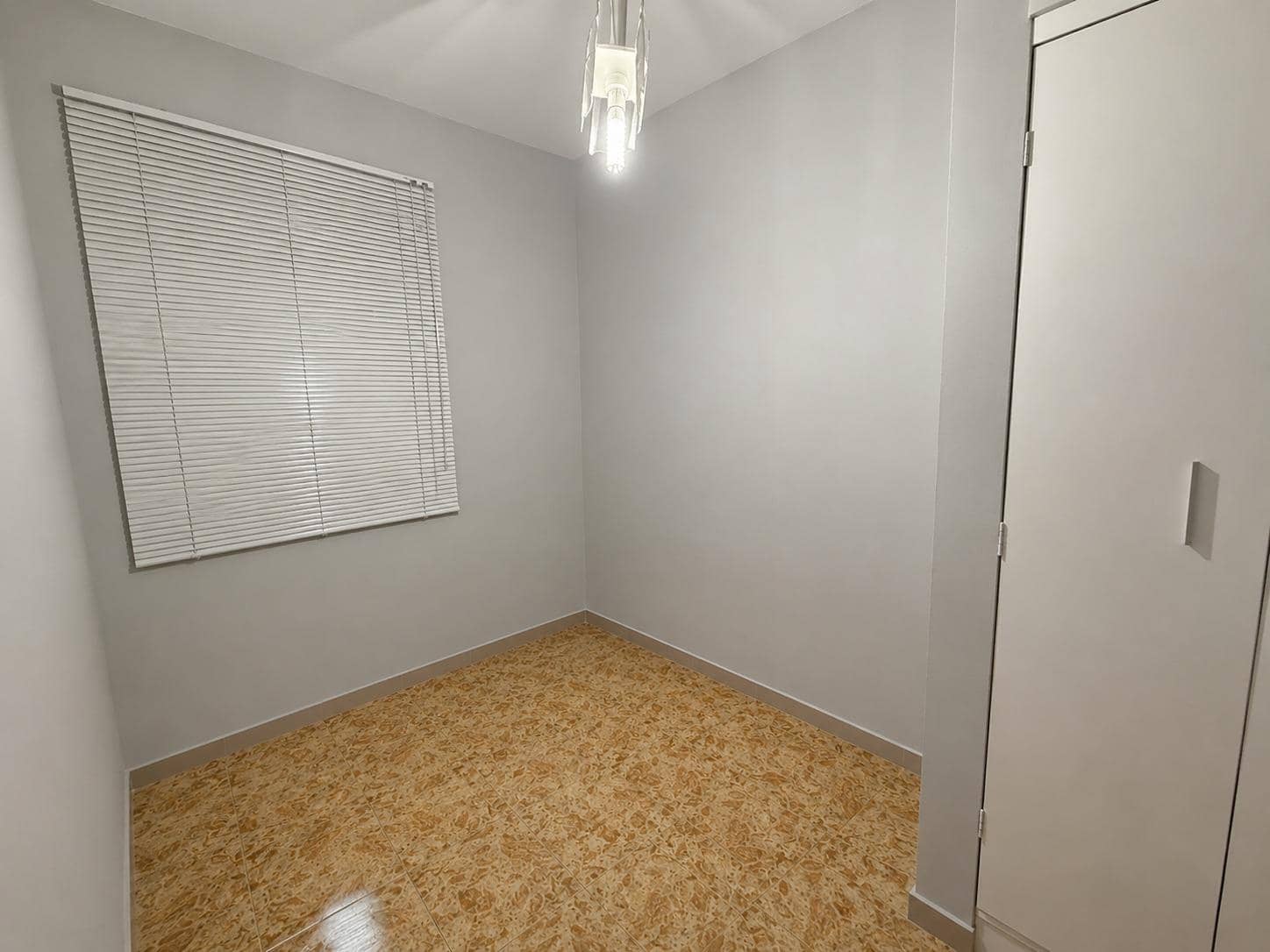 3 soveværelse Lejlighed til salg i La Linea de la Concepcion - € 145.000 (Ref: 9846237)