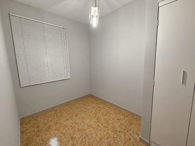 3 sypialnia Mieszkanie na sprzedaż w La Línea de la Concepción - 145 000 € (Ref: 9846237)