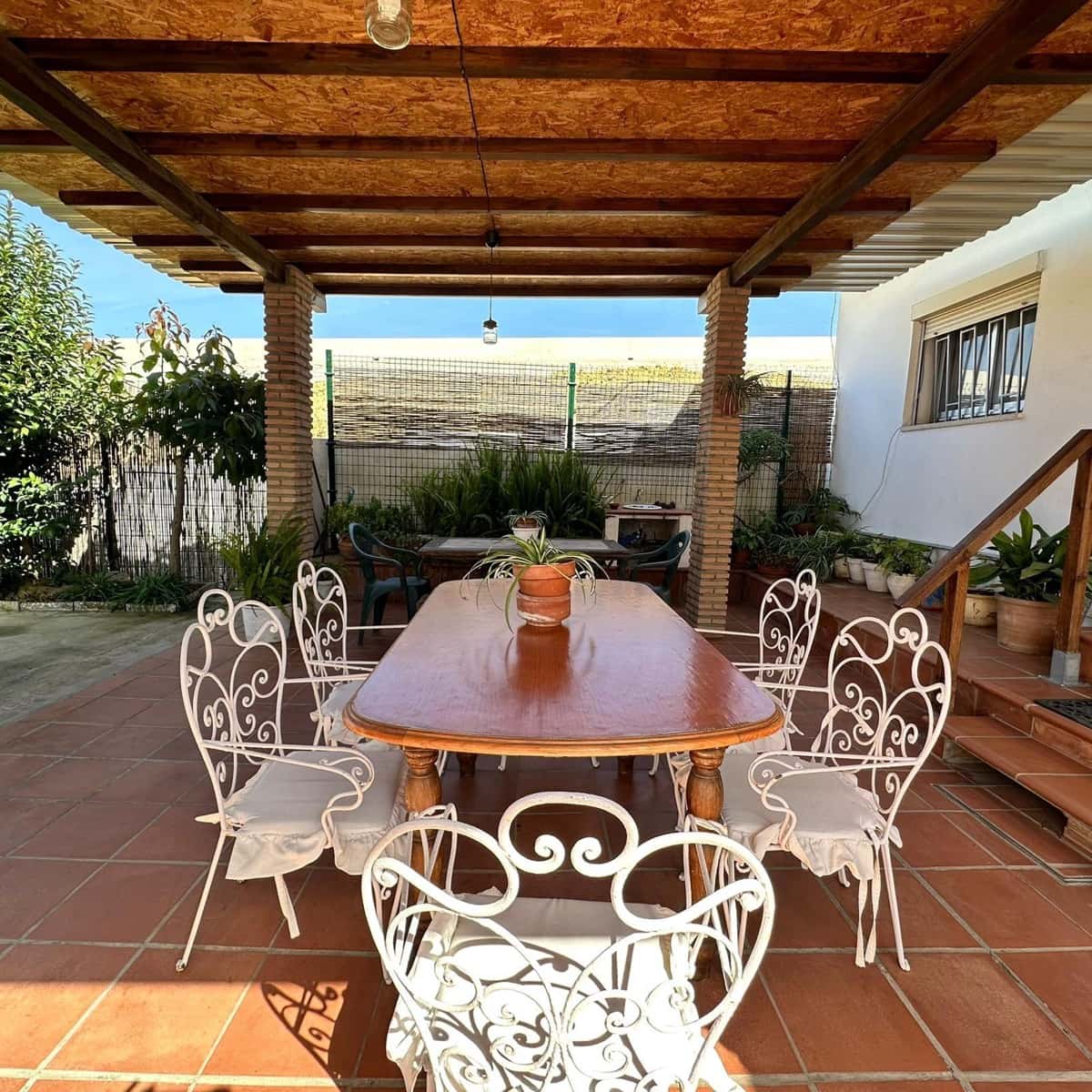 4 bedroom Villa for sale in Algeciras - € 210,000 (Ref: 9865184)