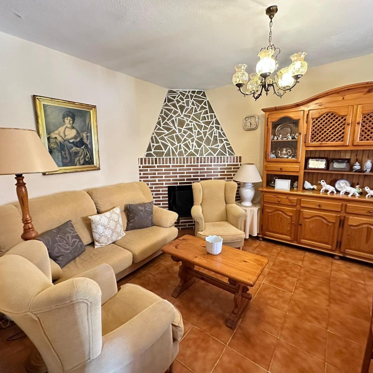 4 bedroom Villa for sale in Algeciras - € 210,000 (Ref: 9865184)