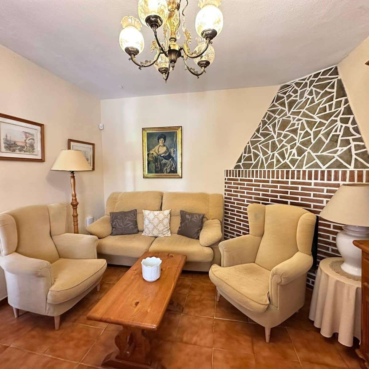 4 bedroom Villa for sale in Algeciras - € 210,000 (Ref: 9865184)
