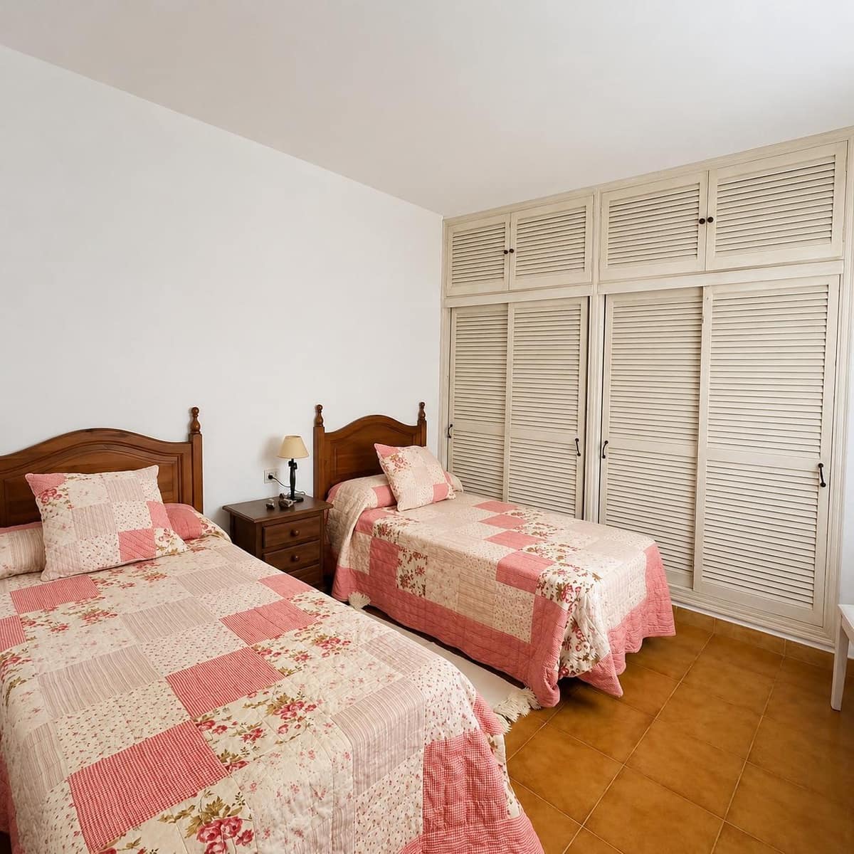 4 bedroom Villa for sale in Algeciras - € 210,000 (Ref: 9865184)