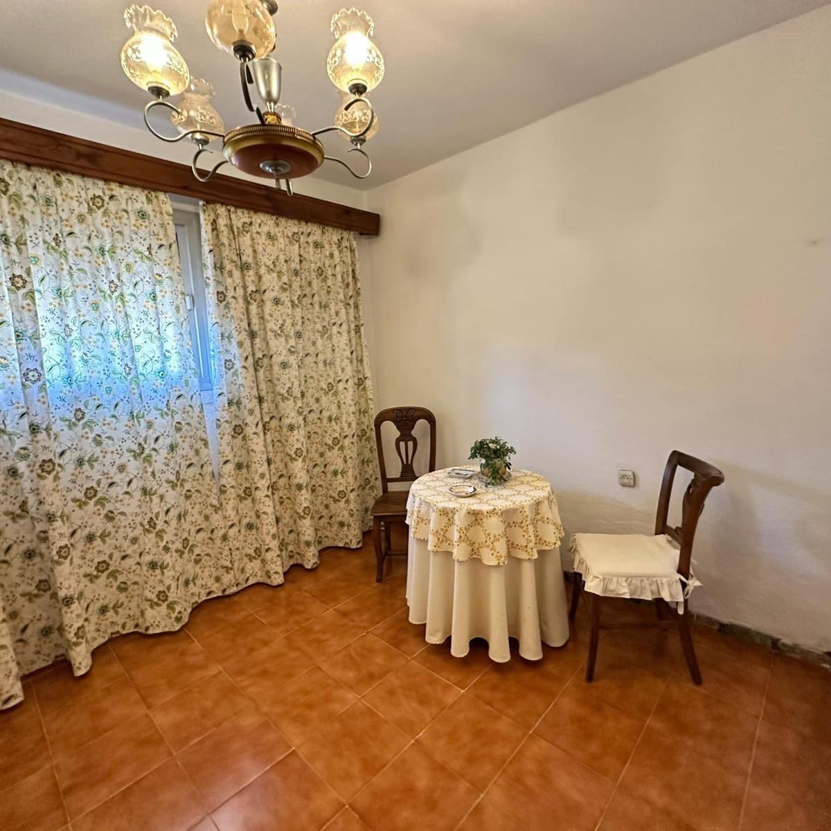 4 bedroom Villa for sale in Algeciras - € 210,000 (Ref: 9865184)