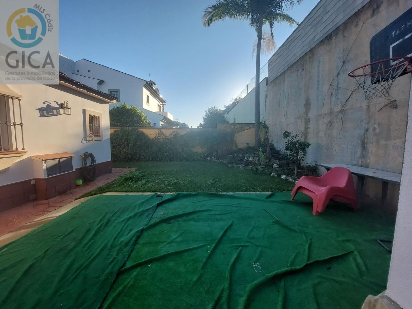 3 Zimmer Villa zu verkaufen in Algeciras mit Garage - 329.990 € (Ref: 9876418)