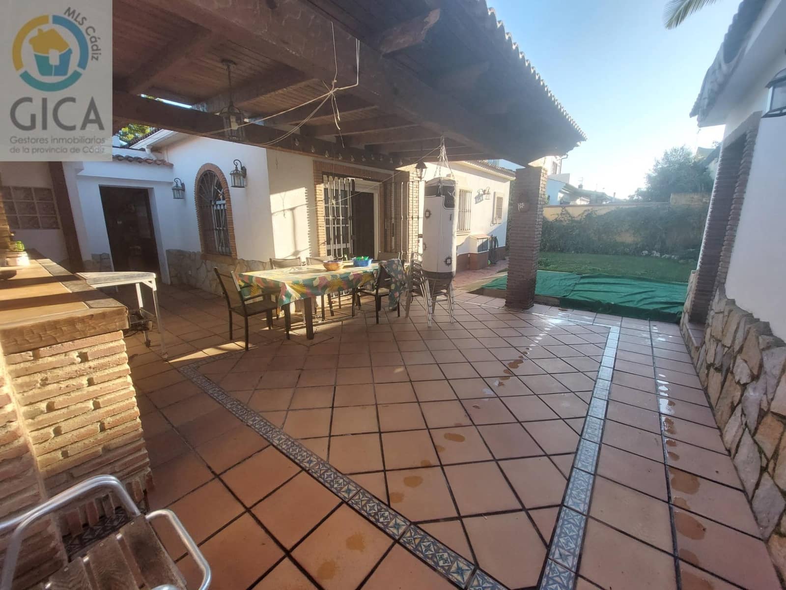 3 Zimmer Villa zu verkaufen in Algeciras mit Garage - 329.990 € (Ref: 9876418)
