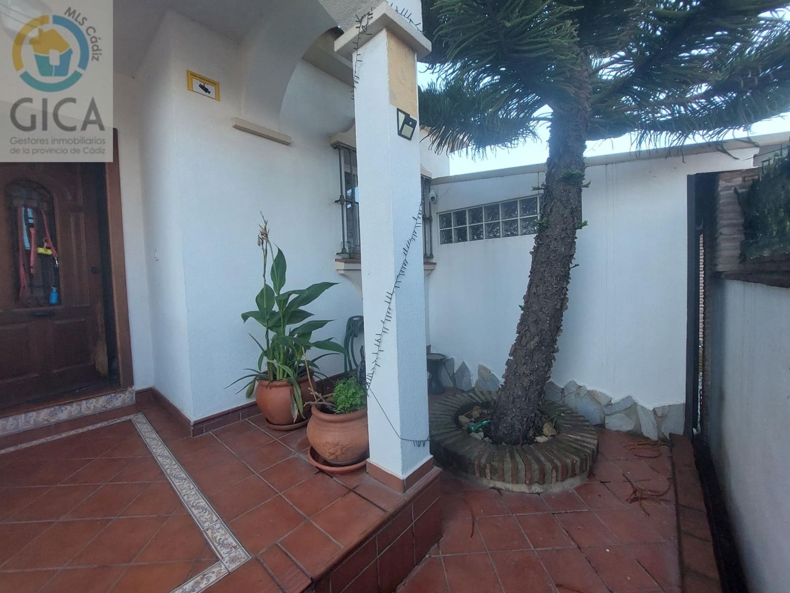3 Zimmer Villa zu verkaufen in Algeciras mit Garage - 329.990 € (Ref: 9876418)