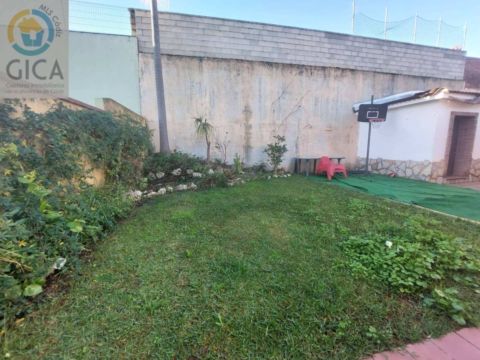 3 Zimmer Villa zu verkaufen in Algeciras mit Garage - 329.990 € (Ref: 9876418)