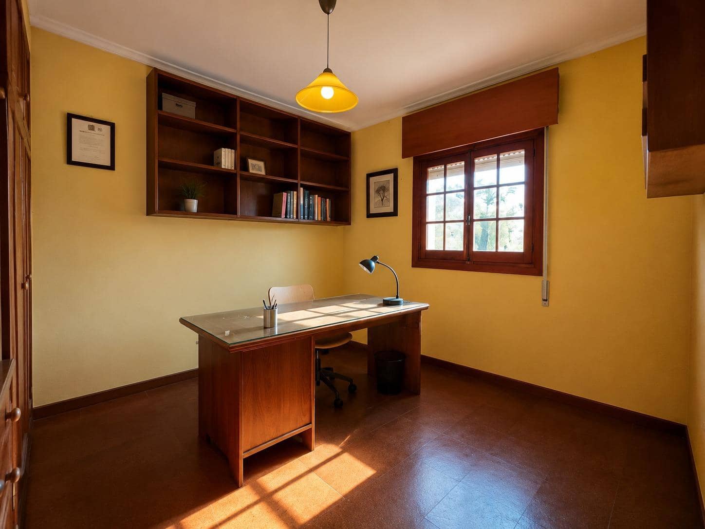 5 sypialnia Dom szeregowy na sprzedaż w La Linea de la Concepcion z basenem garażem - 590 000 € (Ref: 9876419)