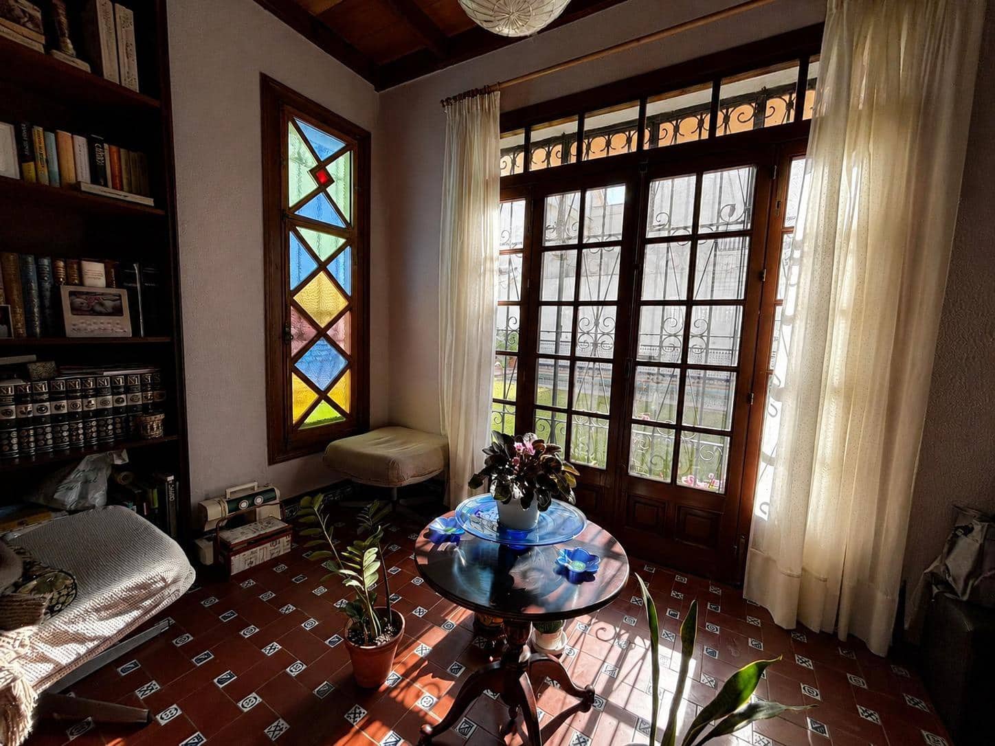 5 sypialnia Dom szeregowy na sprzedaż w La Linea de la Concepcion z basenem garażem - 590 000 € (Ref: 9876419)
