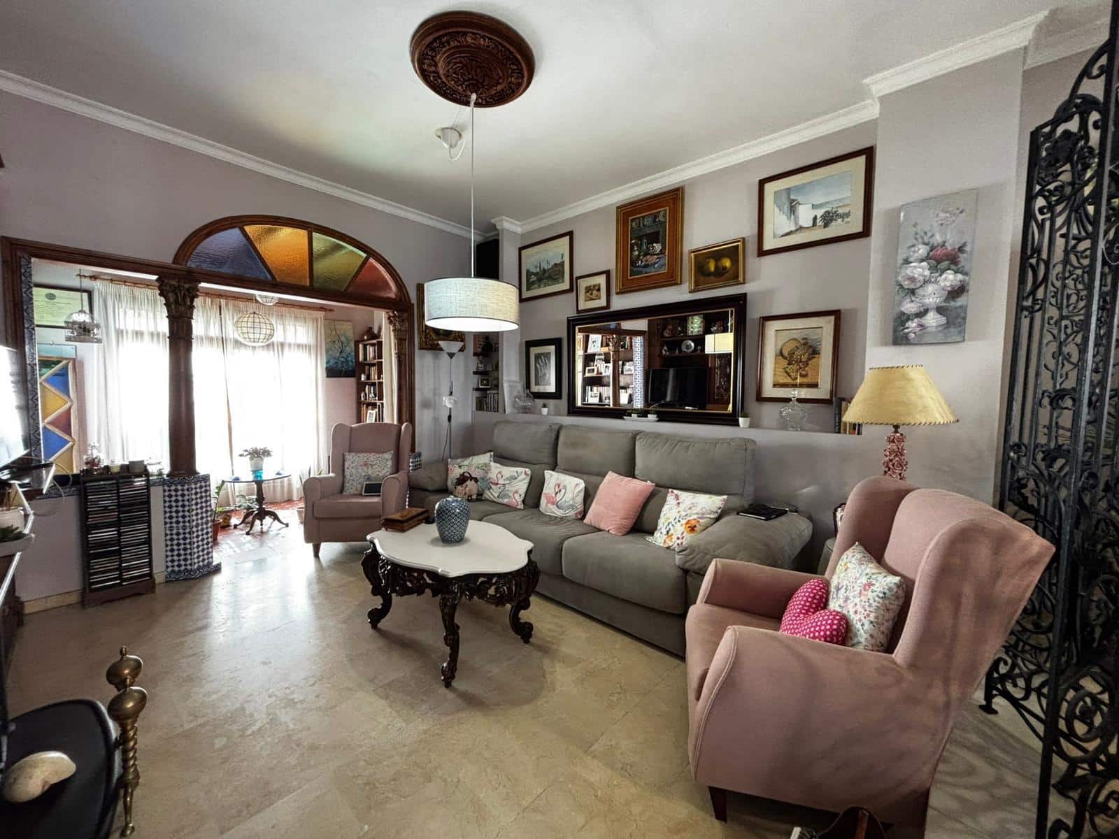 5 sypialnia Dom szeregowy na sprzedaż w La Linea de la Concepcion z basenem garażem - 590 000 € (Ref: 9876419)