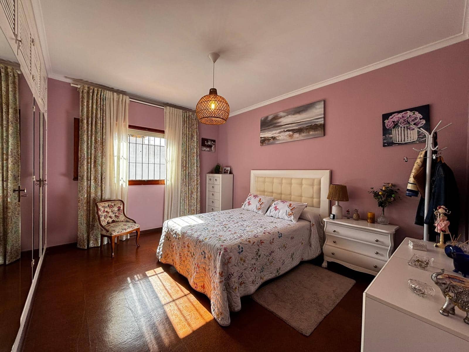 5 sypialnia Dom szeregowy na sprzedaż w La Linea de la Concepcion z basenem garażem - 590 000 € (Ref: 9876419)