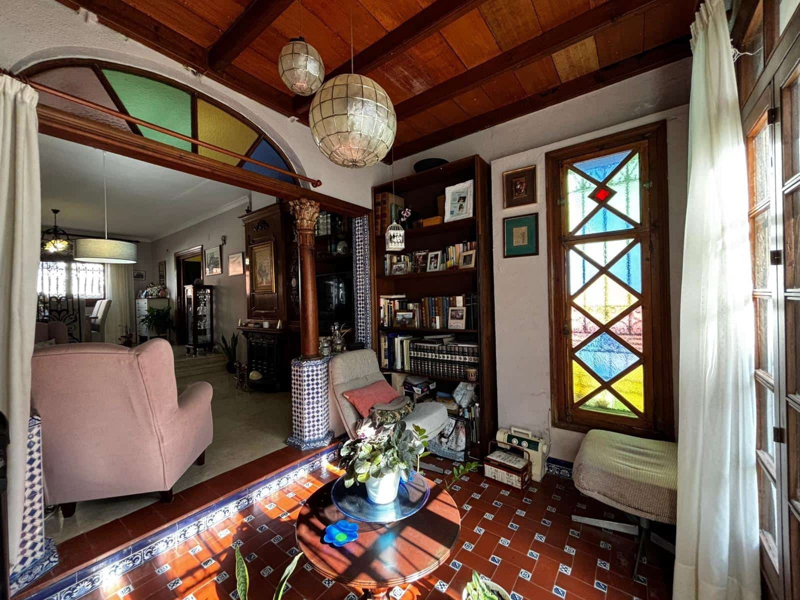 5 sypialnia Dom szeregowy na sprzedaż w La Linea de la Concepcion z basenem garażem - 590 000 € (Ref: 9876419)