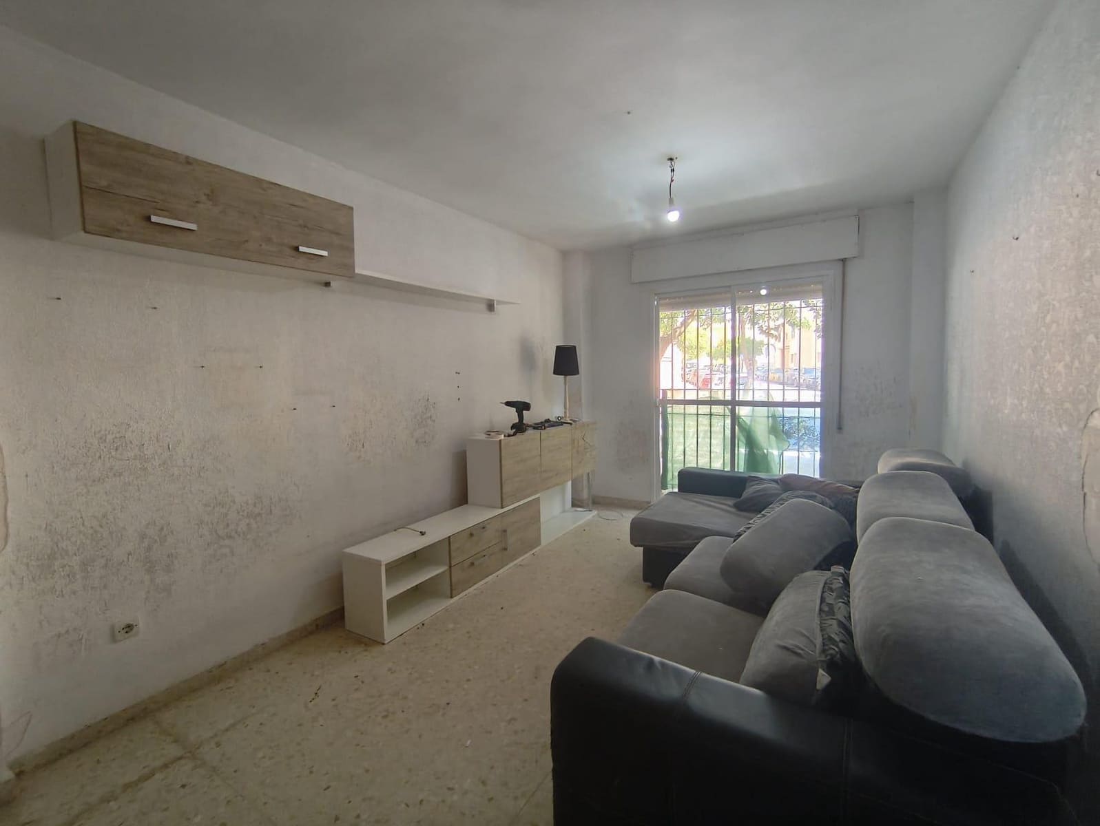 3 bedroom Flat for sale in Algeciras - € 103,000 (Ref: 9876420)