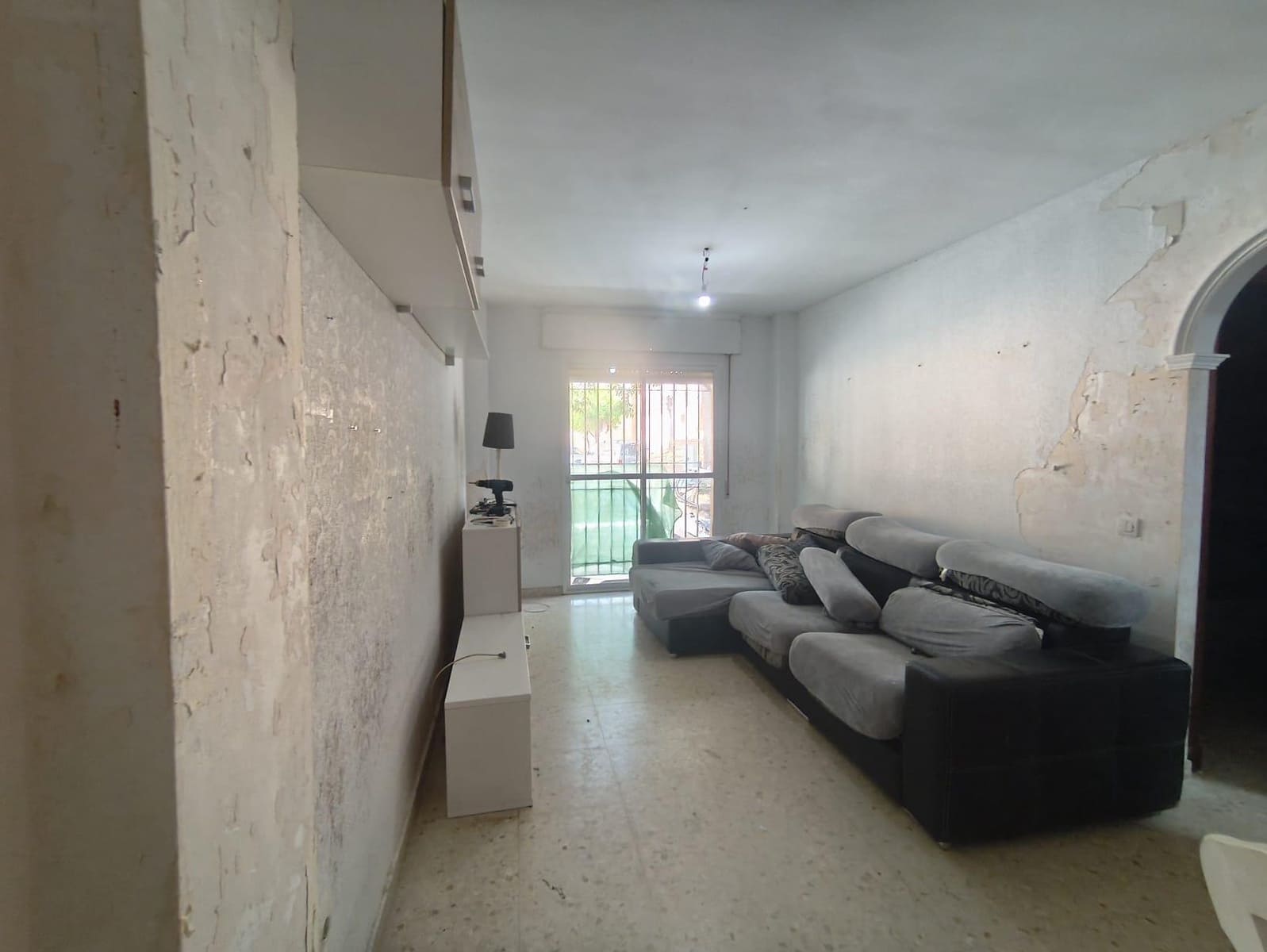 3 bedroom Flat for sale in Algeciras - € 103,000 (Ref: 9876420)