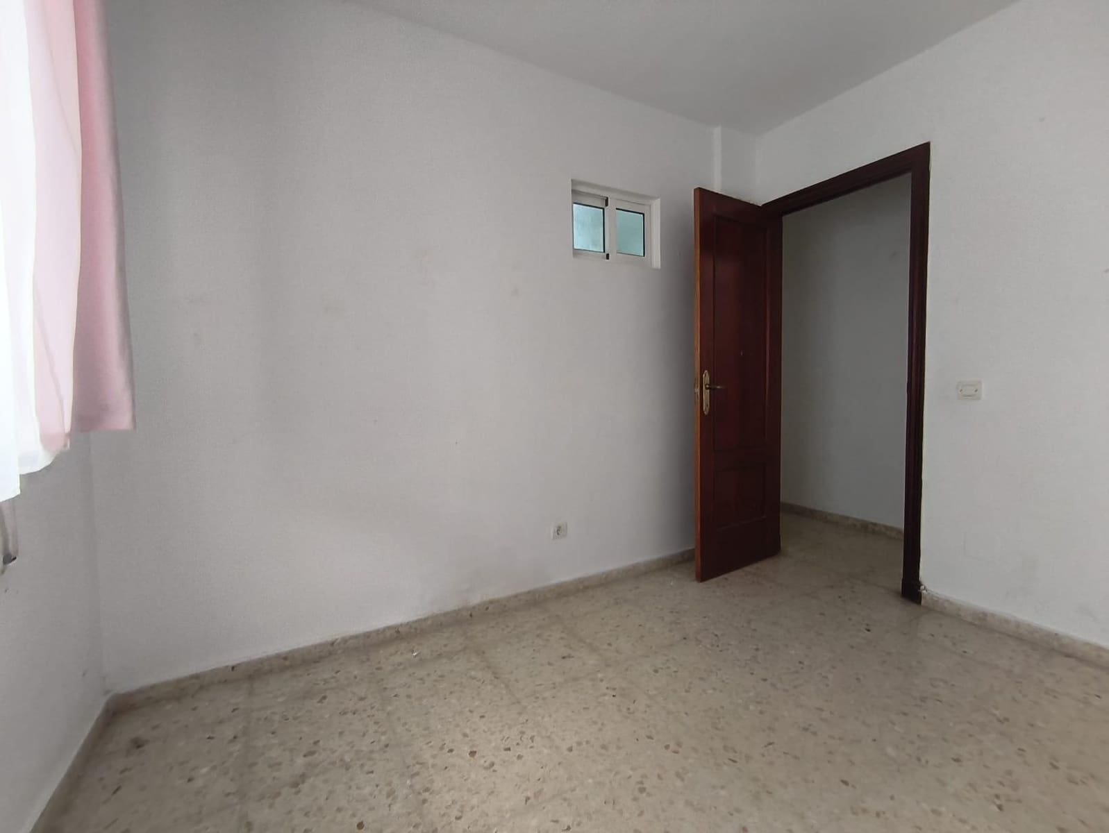 3 bedroom Flat for sale in Algeciras - € 103,000 (Ref: 9876420)