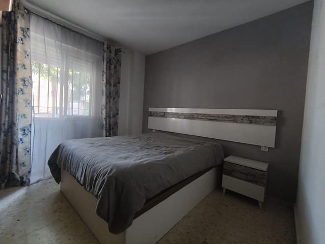 Piso de 3 habitaciones en Algeciras en venta - 103.000 € (Ref: 9876420)