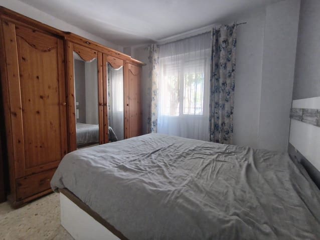 Piso de 3 habitaciones en Algeciras en venta - 103.000 € (Ref: 9876420)