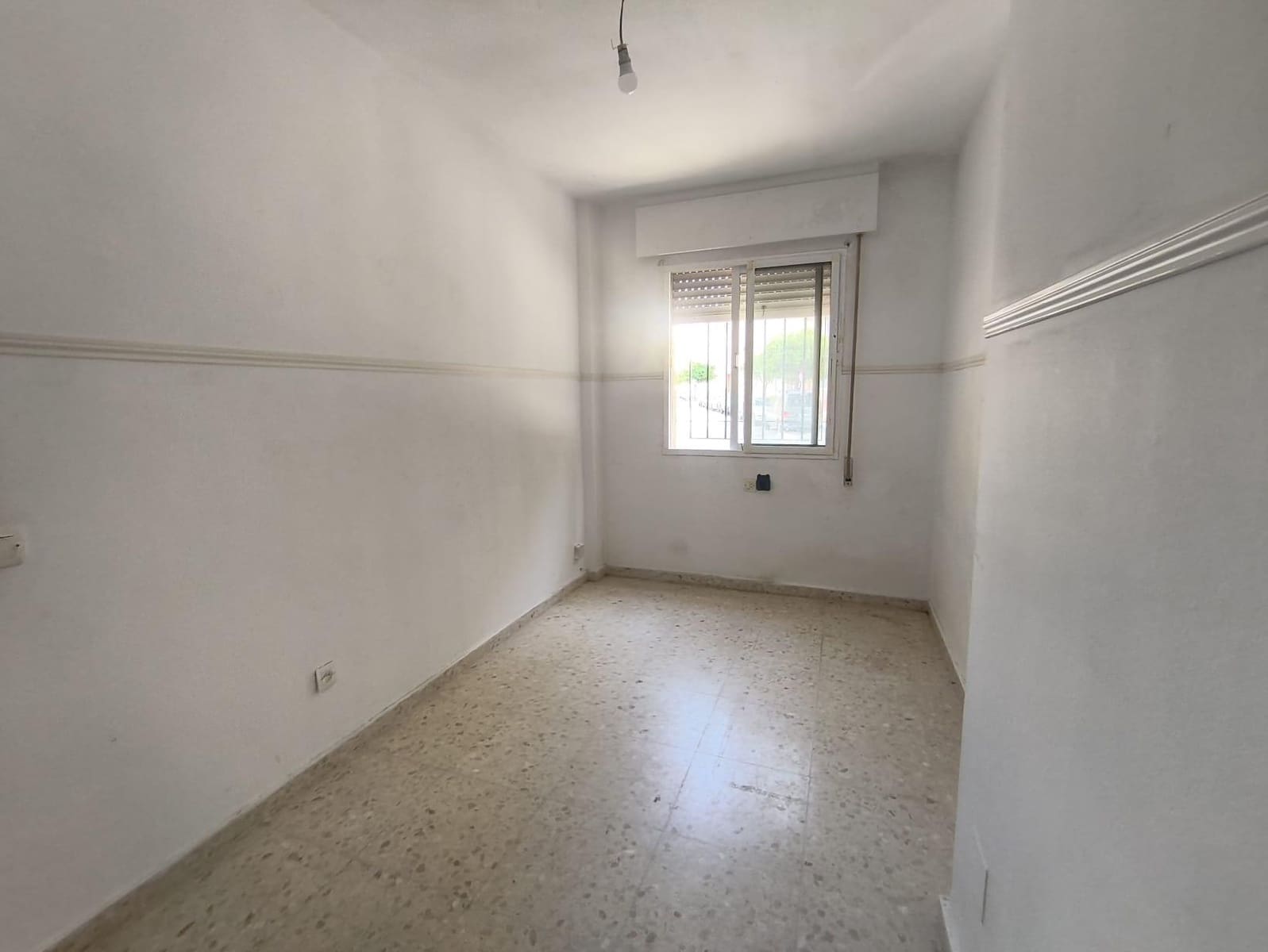 3 bedroom Flat for sale in Algeciras - € 103,000 (Ref: 9876420)