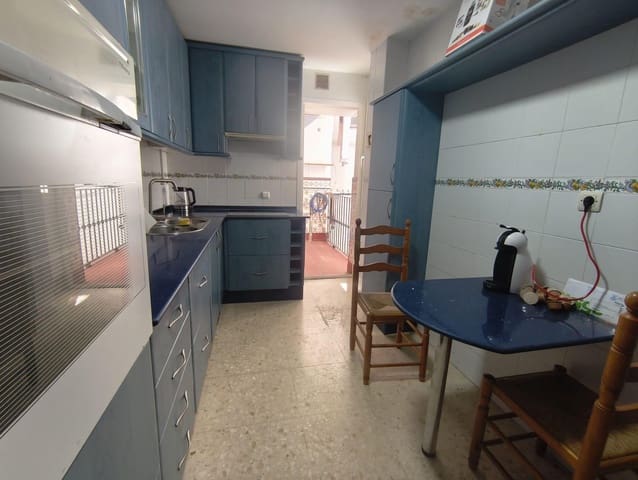 Piso de 3 habitaciones en Algeciras en venta - 103.000 € (Ref: 9876420)