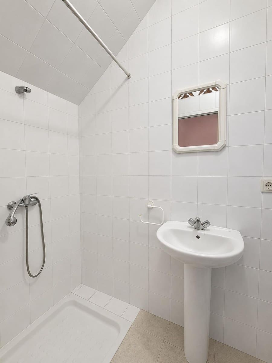Kommersiell til salgs i Los Barrios - € 126 000 (Ref: 9884801)