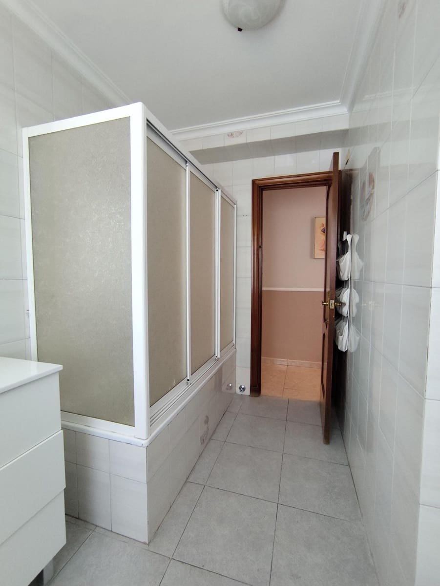 4 slaapkamer Flat te koop in Algeciras - € 206.000 (Ref: 9884802)