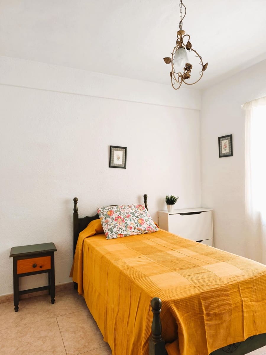 4 slaapkamer Flat te koop in Algeciras - € 206.000 (Ref: 9884802)