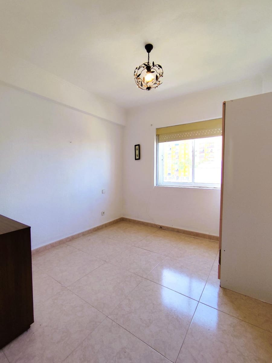 4 slaapkamer Flat te koop in Algeciras - € 206.000 (Ref: 9884802)