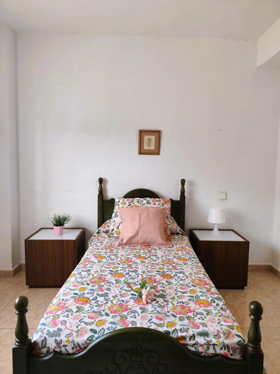 4 slaapkamer Flat te koop in Algeciras - € 206.000 (Ref: 9884802)