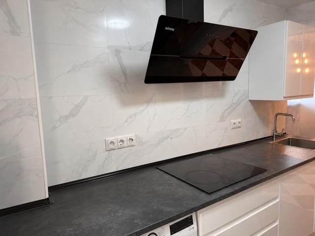 3 bedroom Flat for sale in La Línea de la Concepción - € 165,000 (Ref: 9892369)