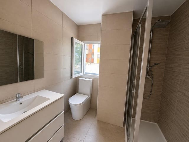 3 bedroom Flat for sale in La Línea de la Concepción - € 165,000 (Ref: 9892369)