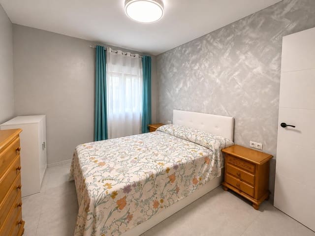 3 bedroom Flat for sale in La Línea de la Concepción - € 165,000 (Ref: 9892369)
