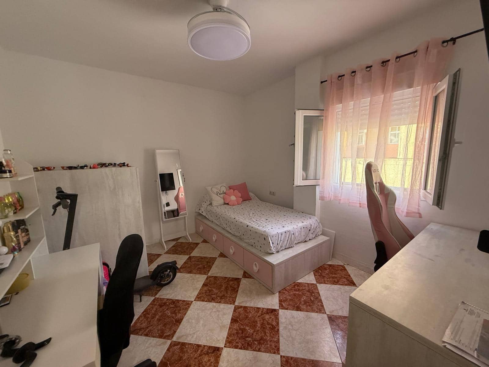 3 bedroom Flat for sale in La Linea de la Concepcion - € 162,900 (Ref: 9892369)