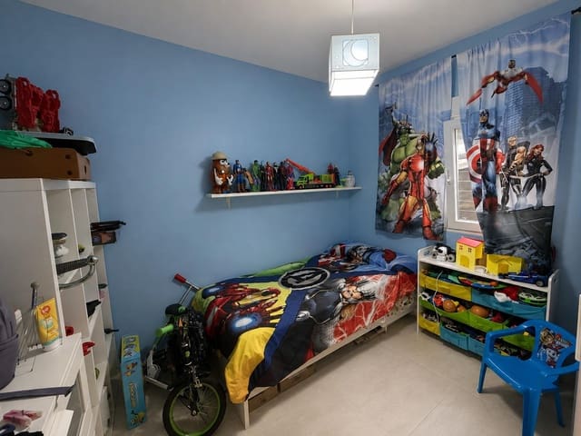 3 bedroom Flat for sale in La Línea de la Concepción - € 165,000 (Ref: 9892369)
