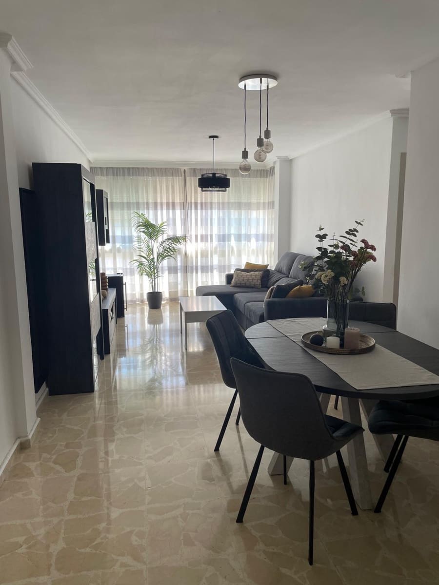 3 bedroom Flat for sale in Algeciras with garage - € 171,000 (Ref: 9896334)