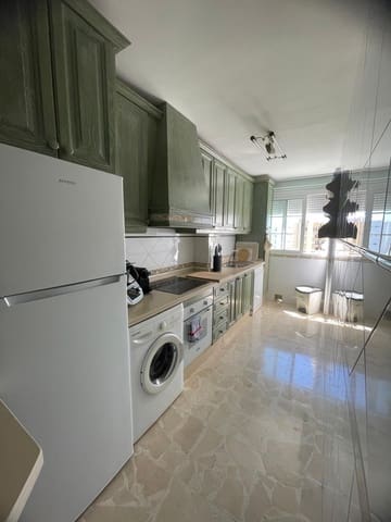 3 bedroom Flat for sale in Algeciras with garage - € 171,000 (Ref: 9896334)