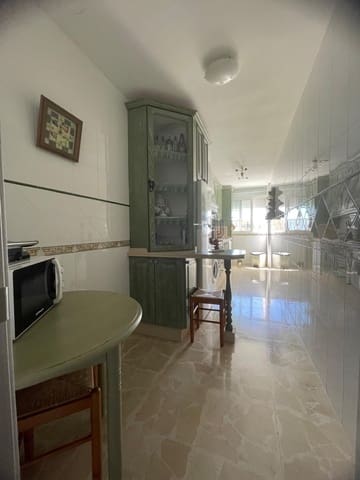 3 bedroom Flat for sale in Algeciras with garage - € 171,000 (Ref: 9896334)