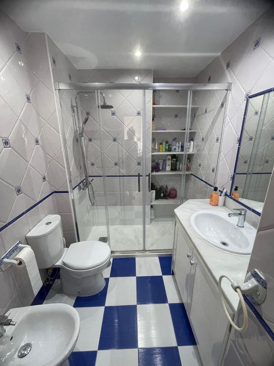 3 bedroom Flat for sale in Algeciras with garage - € 171,000 (Ref: 9896334)