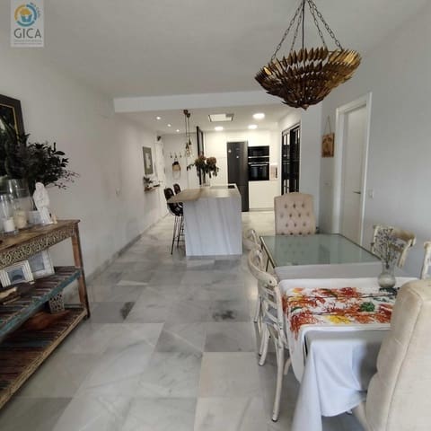 3 bedroom Flat for sale in Algeciras - € 233,000 (Ref: 9898691)