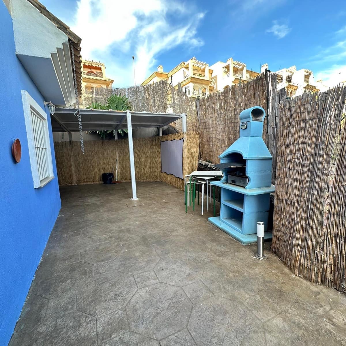3 sovrum Lägenhet till salu i La Linea de la Concepcion - 318 000 € (Ref: 9911058)