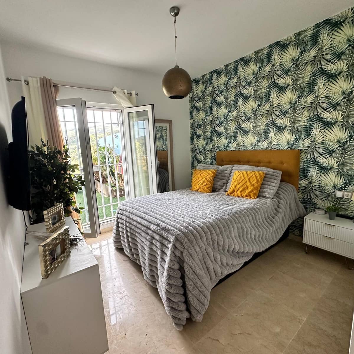 3 sovrum Lägenhet till salu i La Linea de la Concepcion - 318 000 € (Ref: 9911058)