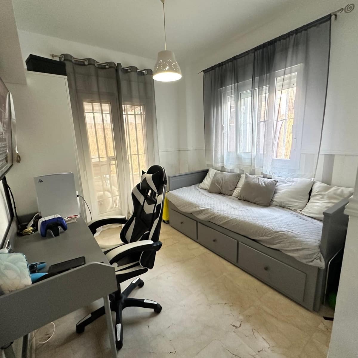 3 sovrum Lägenhet till salu i La Linea de la Concepcion - 318 000 € (Ref: 9911058)
