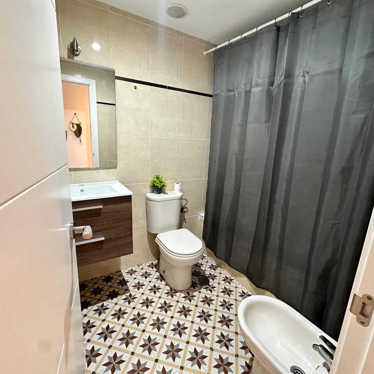 3 bedroom Apartment for sale in La Linea de la Concepcion - € 318,000 (Ref: 9911058)